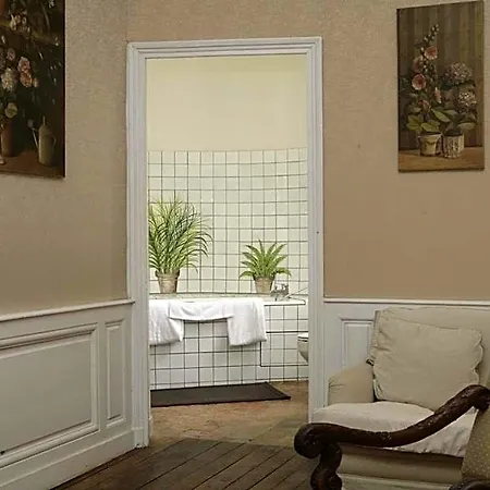 Hotel Domaine De Villeray 4*