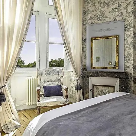 Domaine De Villeray Hotel 4*