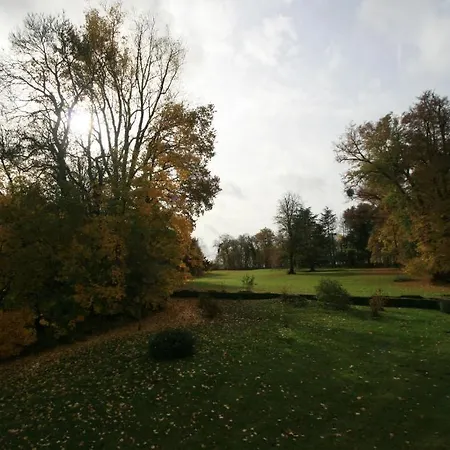 Domaine De Villeray Hotel 4*