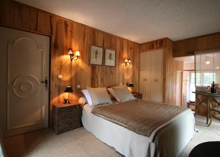 Domaine De Villeray 4* Condeau