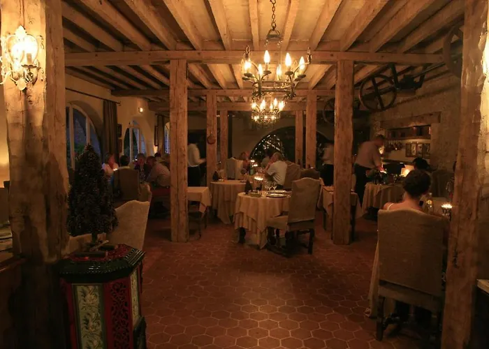 Domaine De Villeray Hotel