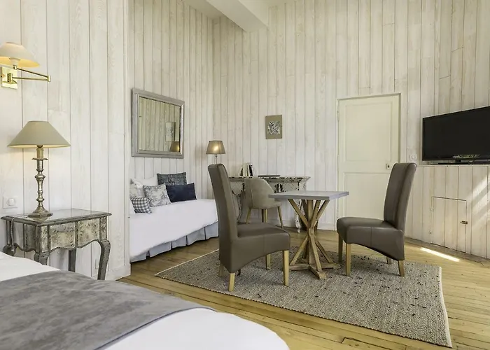 Domaine De Villeray 4* Condeau